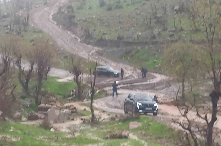 Şırnak’ta köy yolu kapandı, öğretmenler mahsur kaldı