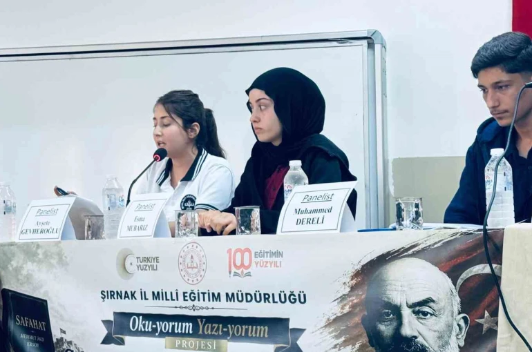 Şırnak’ta "Safahat" panelinde gençler Akif’in fikir dünyası ele alındı