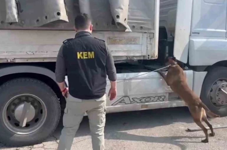 Şırnak’ta zehir tacirlerine ağır darbe: 90 kilo uyuşturucu ele geçirildi