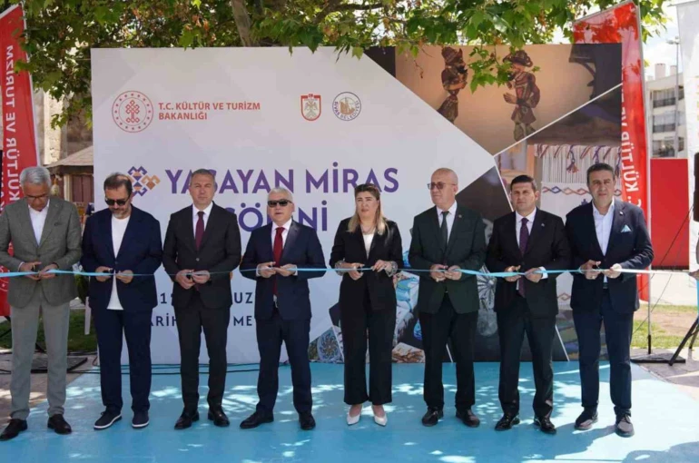Sivas Yaşayan Miras Şöleni coşkusuyla başladı
