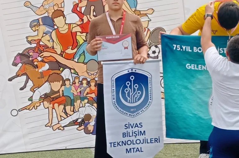 Sivaslı okçu Türkiye kürsüsünde