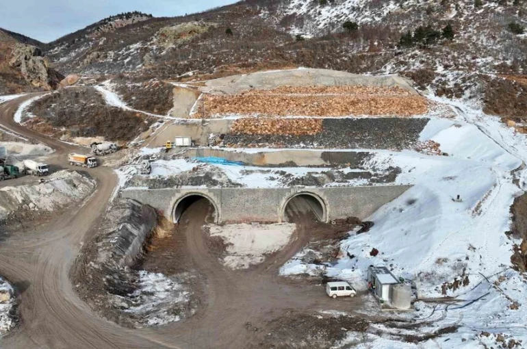 Sivas’ta 12 yıldır yapımı süren tünelin bu yıl da hizmete açılamayacağı öğrenildi