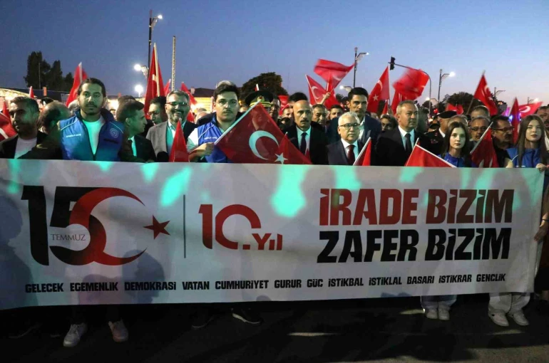 Sivas’ta 15 Temmuz’un 10. yılında meydan doldu taştı