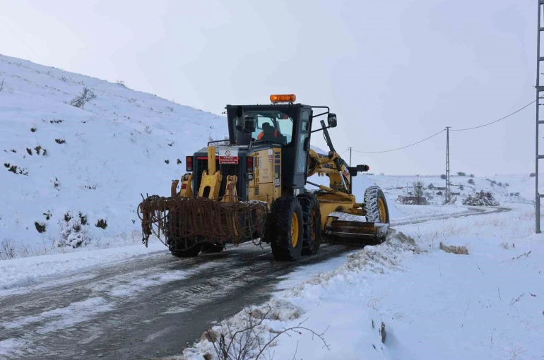 Sivas’ta 334 yerleşim yerinin yolu ulaşıma kapalı