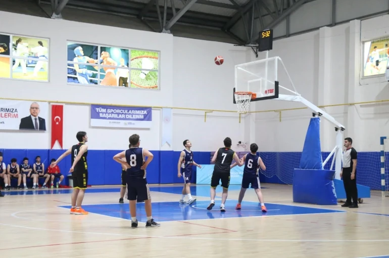 Sivas’ta basketbol rüzgârı esti
