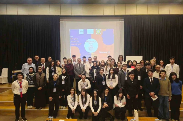 Sivas’ta İngilizce münazara yarışması düzenlendi