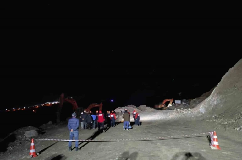 Sivas’ta maden ocağında göçük: 1 işçiyi kurtarma çalışmaları sürüyor