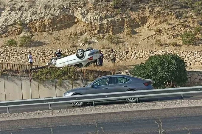 Sivas’ta takla atan otomobilin sürücüsü yaralandı