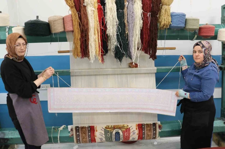 Sivas’tan TBMM’ye taşınmıştı, 103 yıllık tarihi miras, ilmek ilmek dokunarak tekrar hayat buluyor