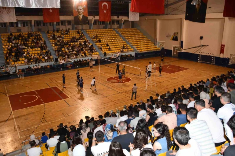 Siverek’te öğretmenler arası voleybol turnuvası tamamlandı