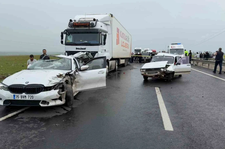 Siverek’te zincirleme trafik kazası: 2 ölü, 2 yaralı