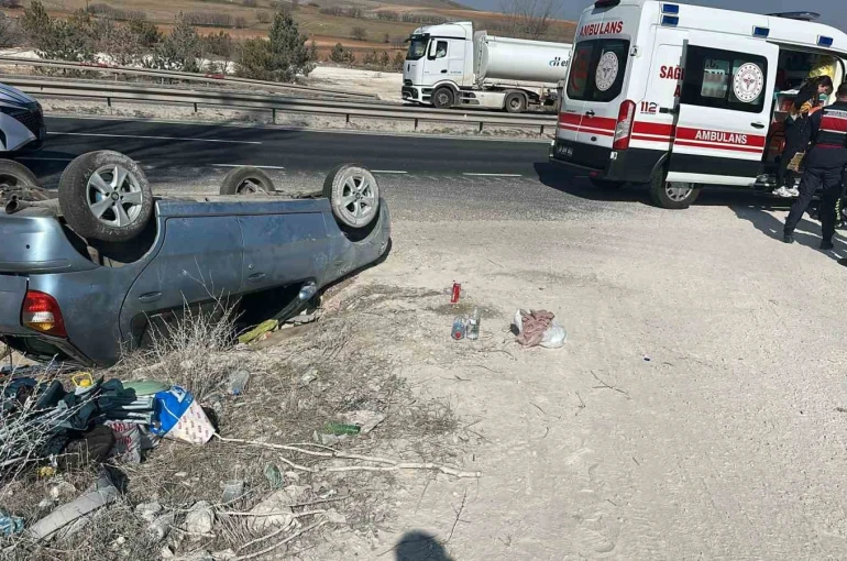 Sivrihisar’da otomobil takla attı: 2 yaralı