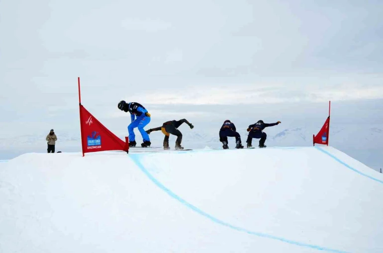 Snowboard’un yıldızları Ergan Dağı’nda buluştu
