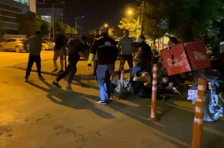 Sokak ringe döndü, yumruklar havada uçuştu
