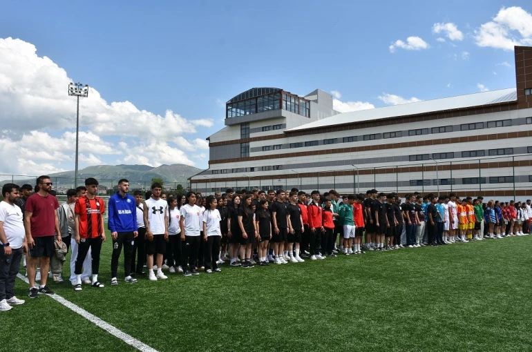 Sokaklar bizim futbol turnuvası başladı