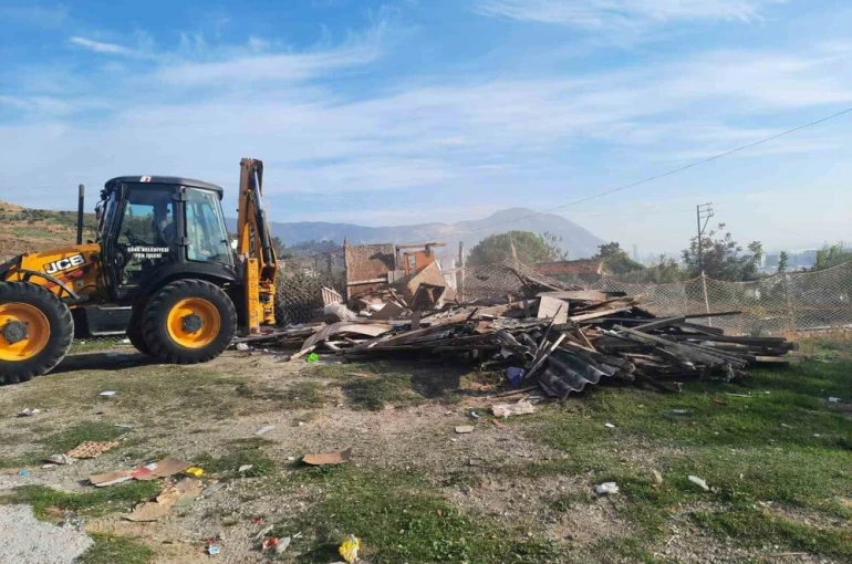 Söke Belediyesi’nden kaçak keçi ağıllarına müdahale
