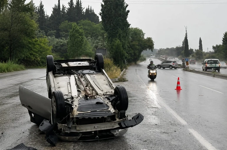 Söke Kuşadası yolu üzerinde otomobil takla attı