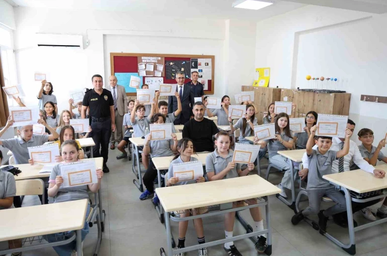 Söke’de 21 bin 537 öğrenci karne sevinci yaşadı