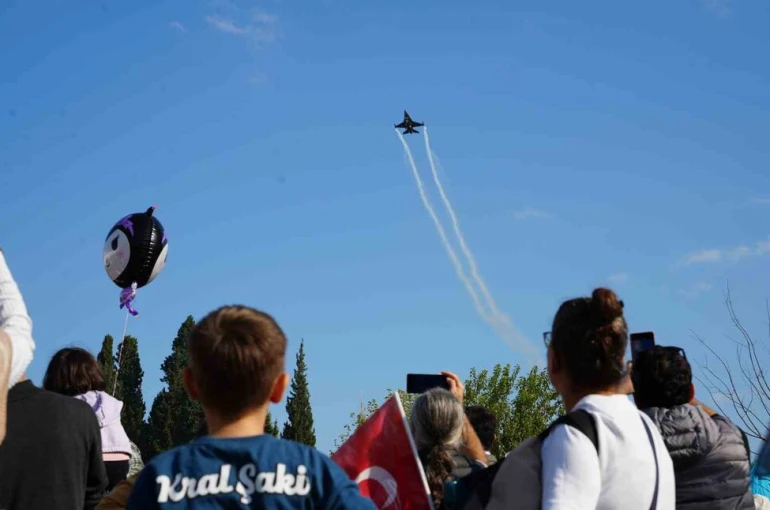 SOLOTÜRK’ten Pamukkale semalarında Cumhuriyet coşkusu