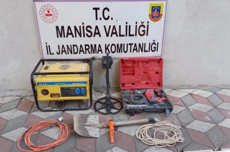 Soma’da kaçak kazıya jandarmadan suçüstü