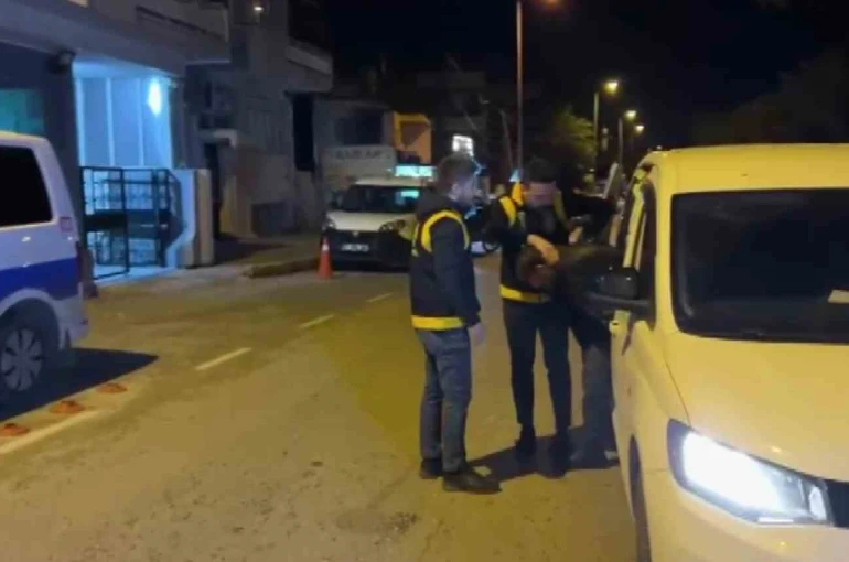 Sopayla sürücünün üzerine yürüyen taksiciye 201 bin lira ceza ve tutuklama