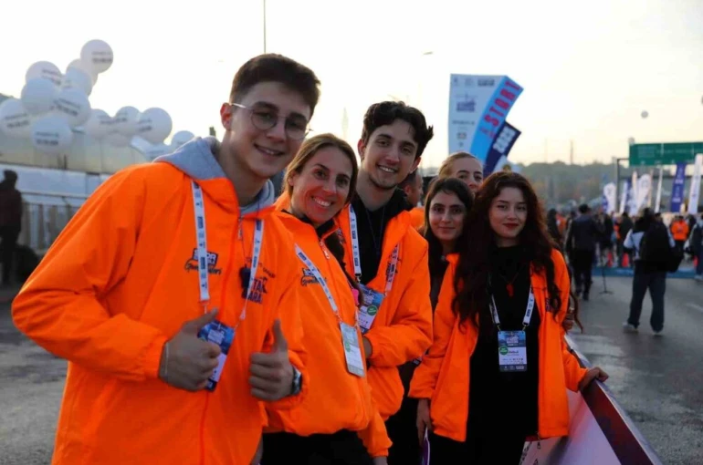 SUBÜ öğrencileri İstanbul Maratonu’nda görev aldı