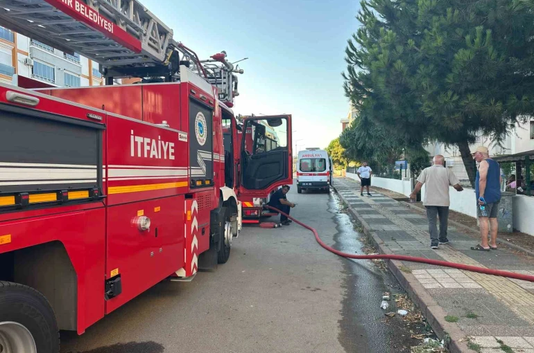 Süleymanpaşa’da korkutan yangın: 6 katlı binadan alevler yükseldi