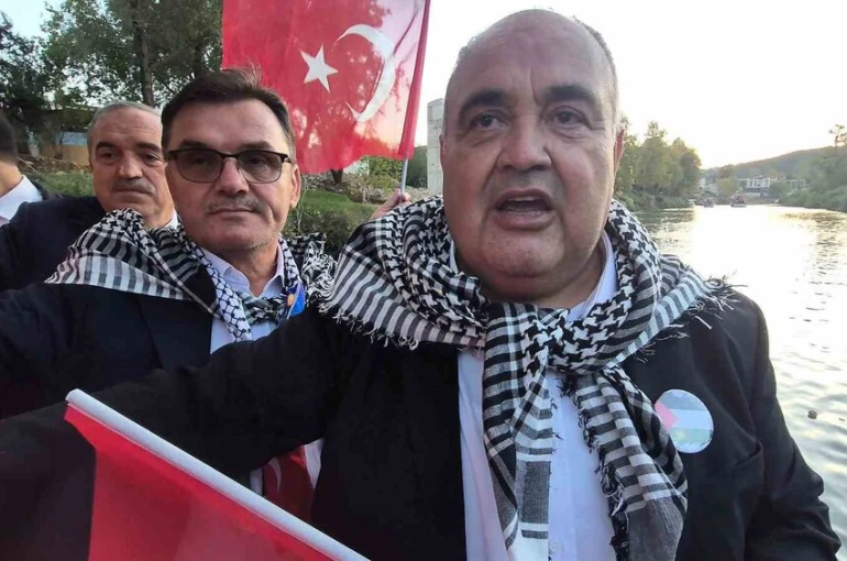 Sumud Filosu’na ve Filistin’e destek için teknelerle Bartın Irmağı’na açıldılar