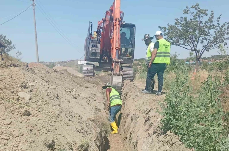 Sungurlu’da içme suyu şebeke hattı çalışmaları sürüyor