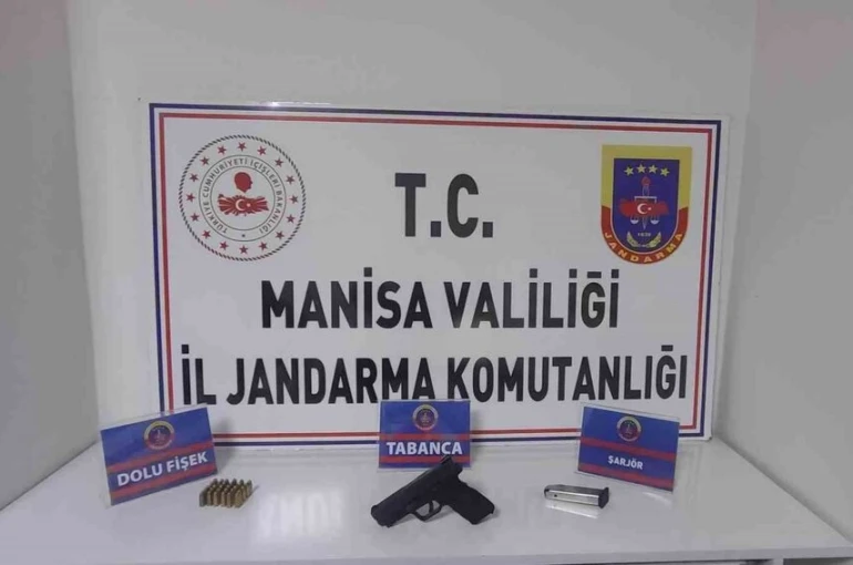 Şüphe üzerine üstü aranan şahıstan tabanca ve mermi çıktı