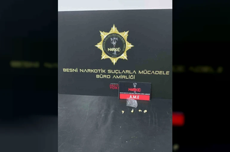 Şüpheli şahıslar üzerinde uyuşturucu ele geçirildi