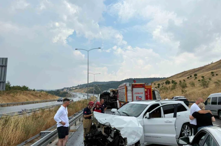 Susurluk’ta otoyolda cip ile kamyon çarpıştı: 1 yaralı