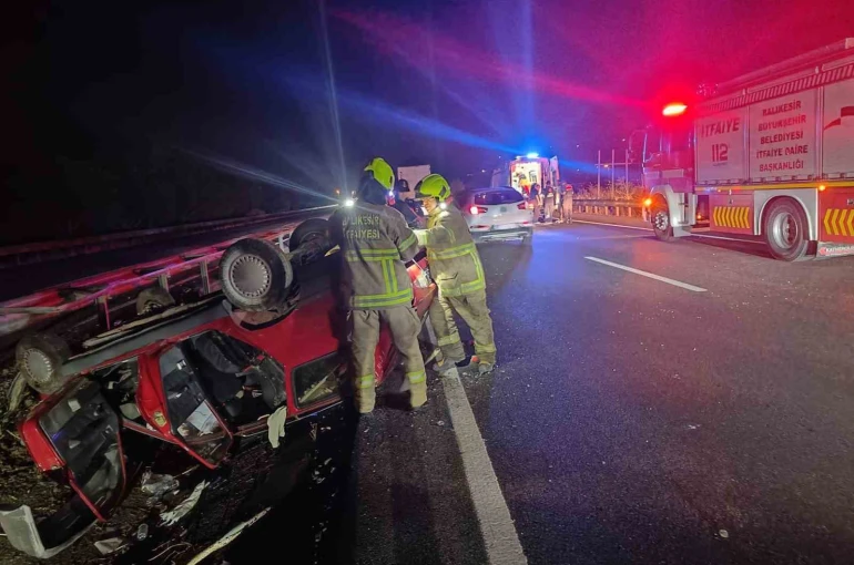 Susurluk’ta trafik kazası: 1’i çocuk 5 yaralı