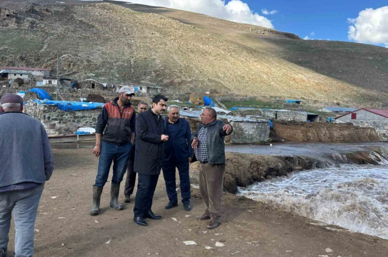 Susuz’da taşkın alarmı: Kaymakam Tutal riskli bölgelerde inceleme yaptı