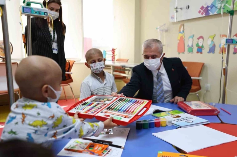 Tahmazoğlu’ndan lösemili çocuklara moral