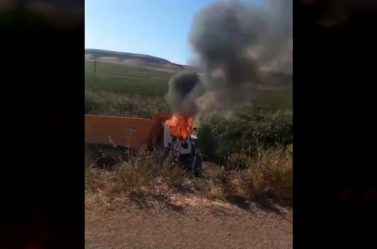 Takla atan kamyonun sürücüsü yanarak hayatını kaybetti