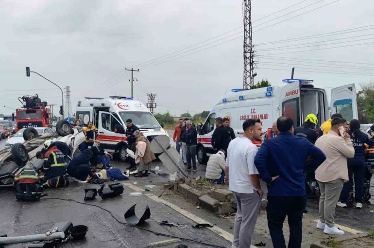 Takla atan otomobil ters döndü: 2’si çocuk 5 yaralı