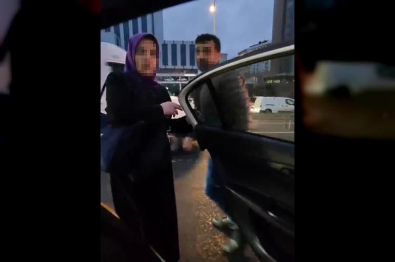 Taksici trafiği yoğun buldu, aldığı yolcuyu tekrar indirdi