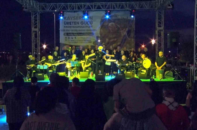 Talas Maharetli Eller Kooperatifi’nden müzik dolu akşam