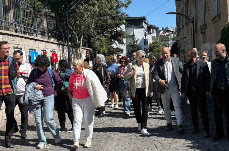 Talas’ta Finlandiya heyetine tarihi gezi