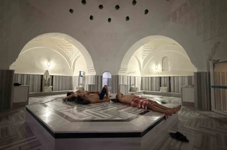 Tarihi hamam 453 yıl sonra farklı bir yöntemle ısıtıldı