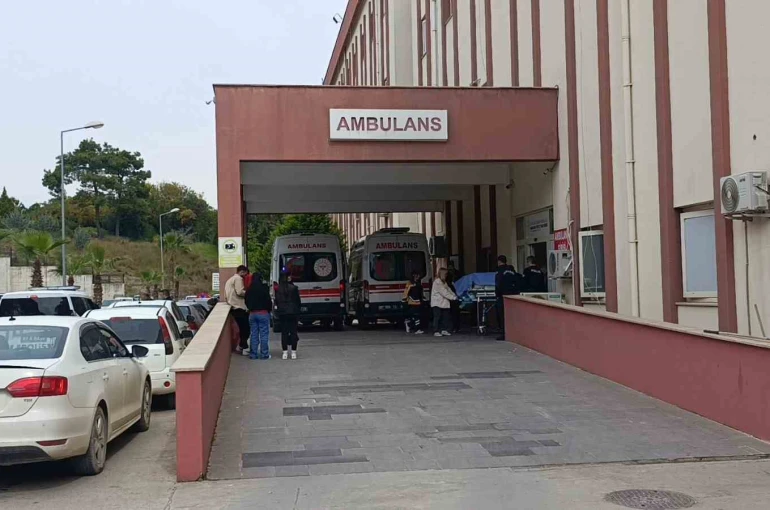 Tarlada görevlileri beklerken kalp krizi geçiren yaşlı adam hayatını kaybetti