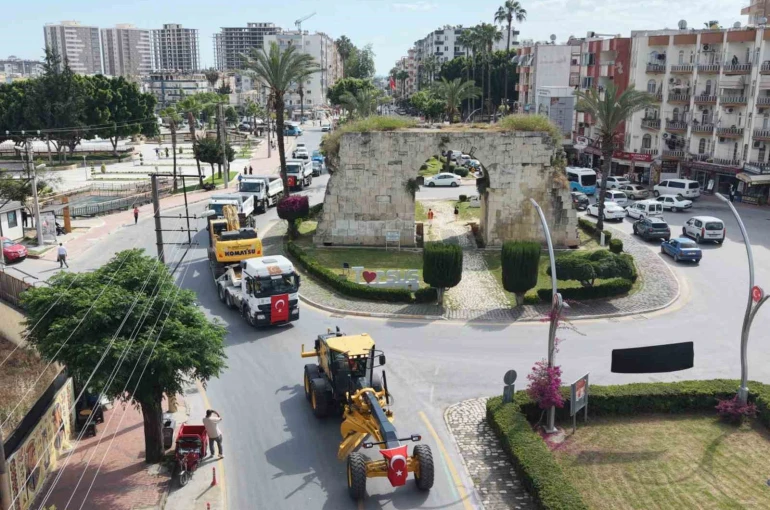 Tarsus Belediyesine yeni hizmet araçları kazandırıldı