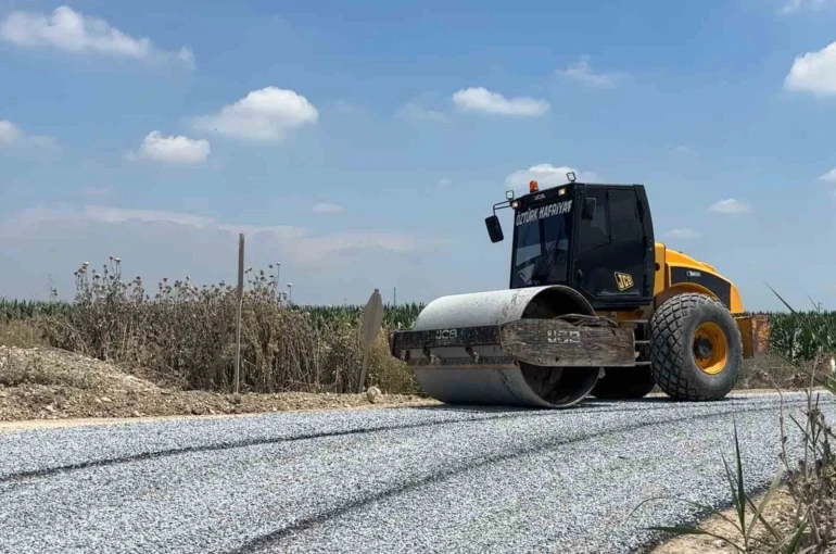 Tarsus’ta denize ulaşım yolu yenilendi