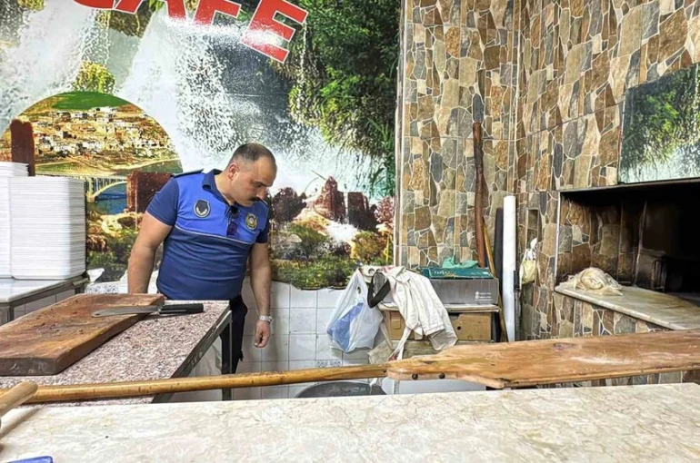 Tarsus’ta lokanta, kafe ve marketlerde denetim yapıldı 