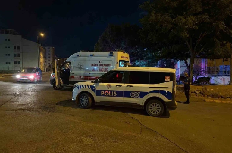 Tartıştığı şahsı caminin bahçesinde bıçakladı: 1 yaralı