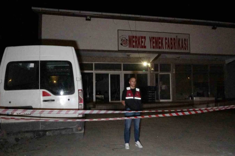 Tartıştığı şahsın çalıştığı iş yerini basıp kurşun yağdırdı: 1 ölü