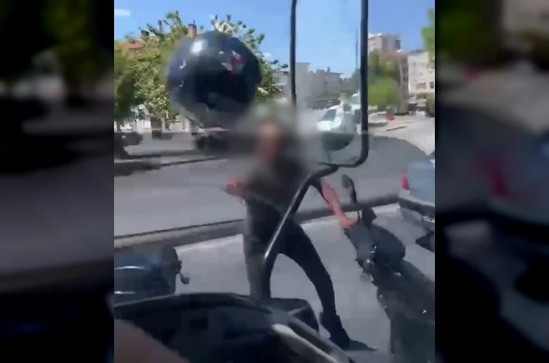 Tartıştığı sürücüye kaskını fırlatan motosikletliye 405 bin TL ceza 