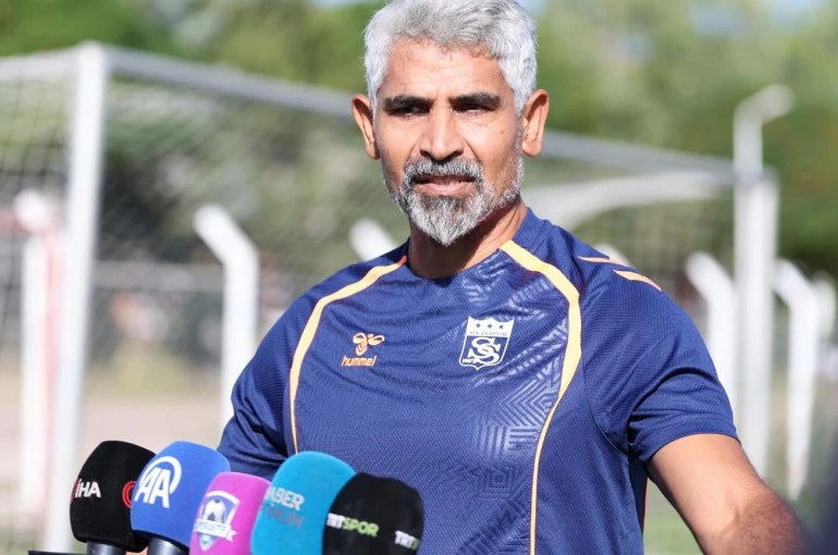 Taşdemir: "Sivasspor’da ilk hedefimiz borçları sıfırlamak"
