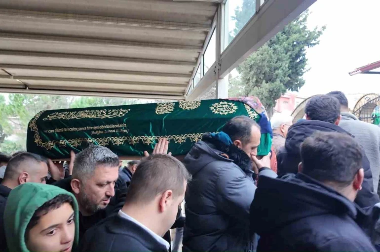 Tatil faciayla bitti: 3 yaşındaki çocuk toprağa verildi 